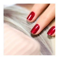 manucurist  Smalto Rosso Scuro - Red Hibiscus  Manicure