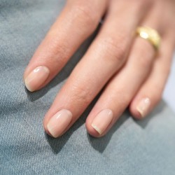 manucurist  Smalto Nude - Beige  Smalti classici